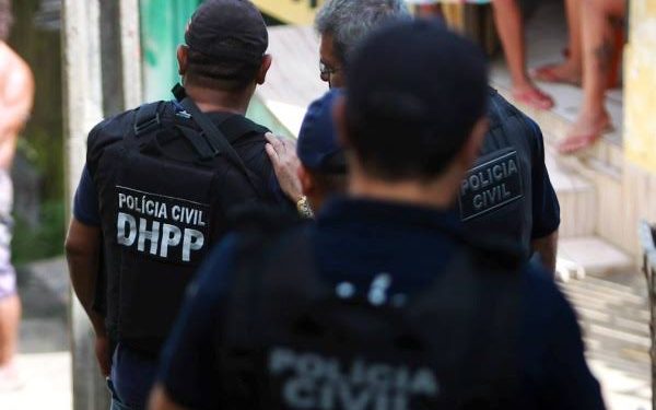 Lula veta aposentadoria integral, licença e ajuda de custo para policiais civis