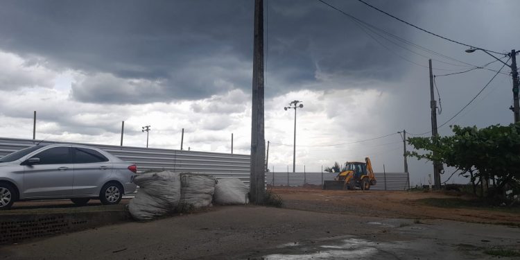 Candeias: Após 14 horas, energia é reestabelecida na cidade; prejuízos são calculados