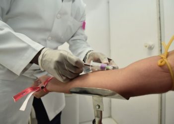 Casos de sífilis e de HIV/aids aumentam entre homens jovens