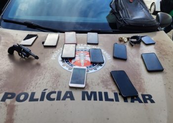 Adolescente de 16 anos ameaça matar passageiros durante assalto a ônibus e acaba apreendido pela PM em Salvador