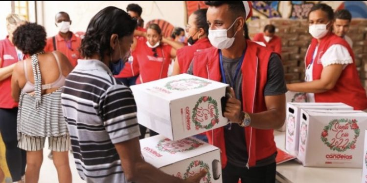 Mais de 23 mil famílias serão beneficiadas com a maior entrega de Cestas Natalinas da história de Candeias