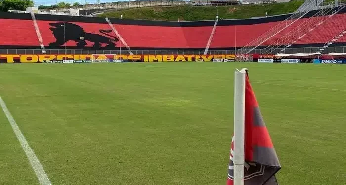 Vitória inicia temporada nesta terça e aguarda novidades