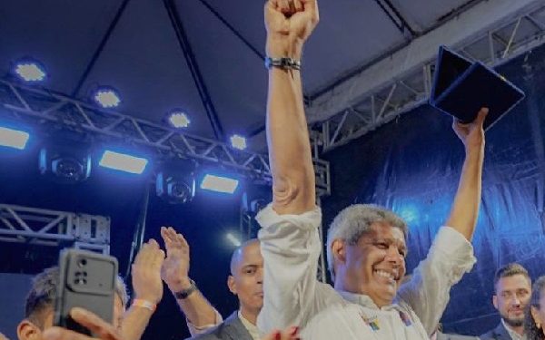 Empatado com governadores do PI e PB, Jerônimo é o mais bem avaliado do Nordeste