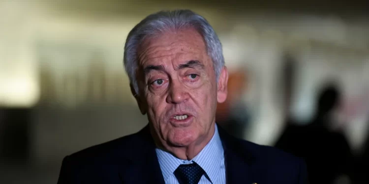 ‘Bolsonaro foi um canalha e cínico’, diz Otto Alencar ao participar de ato em “defesa da democracia”