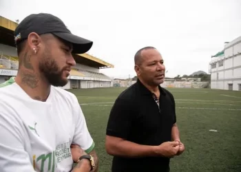 Caso Dani Alves: Neymar cedeu advogado e enviou 800 mil a compatriota
