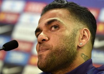 Daniel Alves muda versão de caso do estupro e dirá que estava bêbado