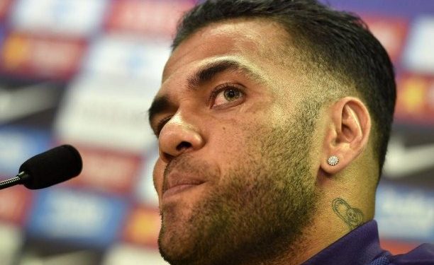 Daniel Alves muda versão de caso do estupro e dirá que estava bêbado