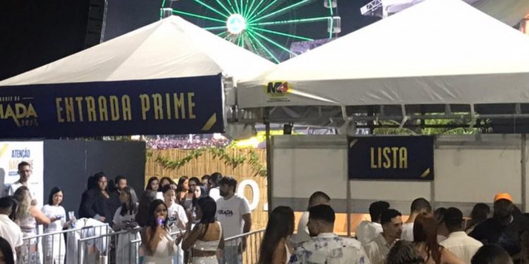 Golpe da Virada? Grupo compra ingresso com possíveis golpistas e fica de fora de camarote no festival em Salvador