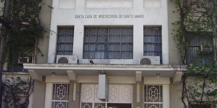 Santo Amaro : corpo de recém-nascido morto é jogado em lixeira de Santa Casa