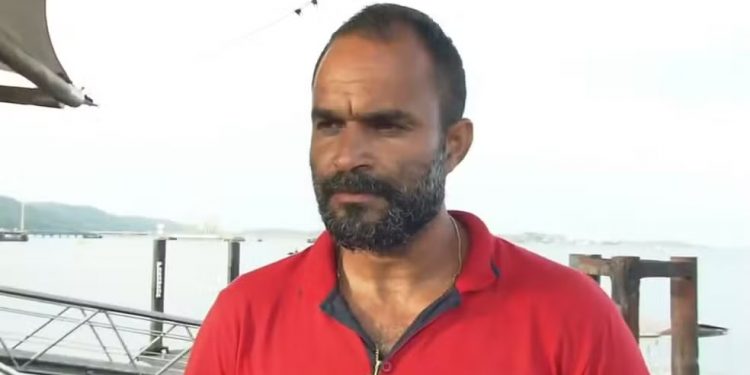 Primeiro a chegar em barco que naufragou e deixou 5 mortos em Madre de Deus retirou 12 pessoas da embarcação: ‘muita gente em pânico’