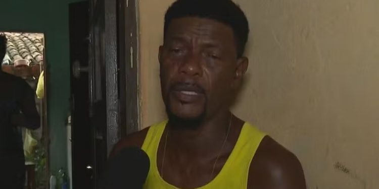 ‘Não consegui salvar meu filho’, diz pai de uma das vítimas de barco que naufragou em Madre de Deus 