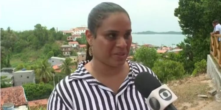 Mulher que salvou 9 pessoas de naufrágio com 8 mortos em Madre de Deus relata tensão: ‘pessoas gritando e pedindo para salvar os filhos’