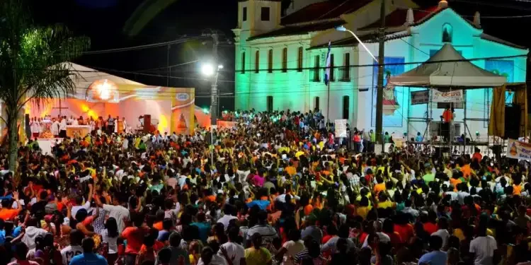 Com o tema: “Bendito é o fruto do teu ventre. Ó Maria”, Novenário em honra à Nª.Sª. das Candeias começa nesta quarta (24); Confira a programação