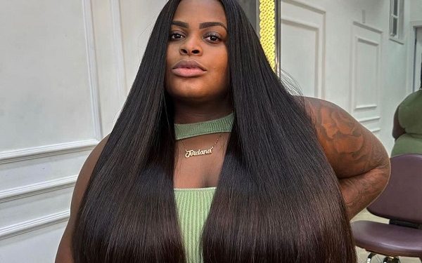 Internauta diz que bunda de Jojo é feia e cantora rebate: ‘bonita é minha conta bancária’