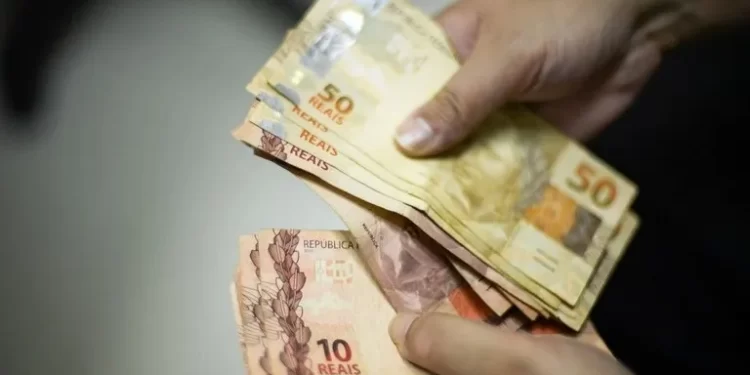 Novo salário mínimo de R$ 1.412 passa a valer a partir desta semana