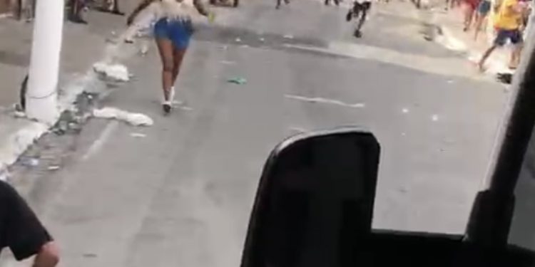 Prefeita Alessandra vaiada e tiros numa das festas mais importantes da cidade de Santo Amaro