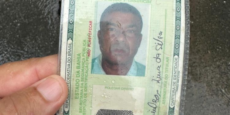 Motociclista morre ao ser atingido por carreta na BA-523 nesta sexta (23)