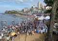 Marcada pela ancestralidade e tradição, baianos reverenciam Iemanjá em Salvador