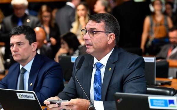 Comissão de Segurança aprova restrição de ‘saidão’ para presos condenados