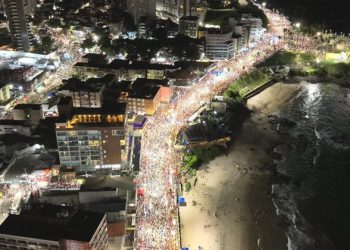Veja dicas para proteger cartão e celular no carnaval