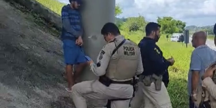 “Guarnição da 10 CIPM e PRF evitam tragédia em tentativa de suicídio no Viaduto Br324”