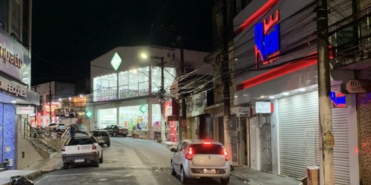 “64% dos participantes apoiam regulamentação do comércio até às 13h aos sábados em Candeias, indica enquete do Jornal Candeias 