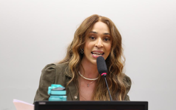 Erika Hilton é primeira deputada trans a liderar bancada no Congresso