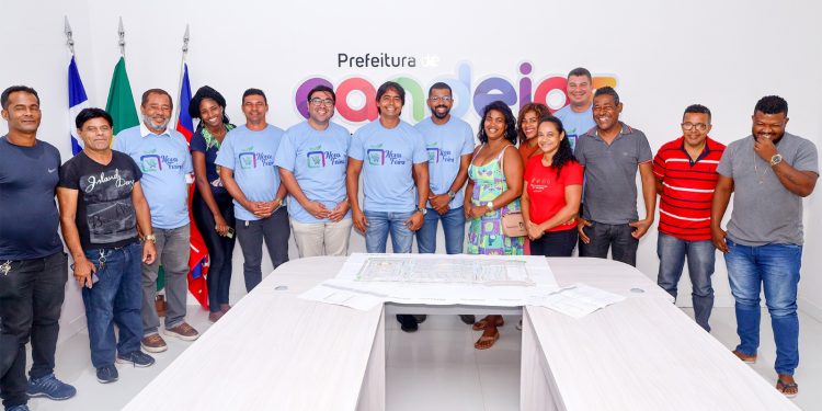 Prefeitura realiza reunião com representantes de barbeiros e manicures da Central de Abastecimento 