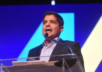 ACM Neto rebate Jerônimo: ‘Analfabetos são vítimas do descaso da educação da Bahia’