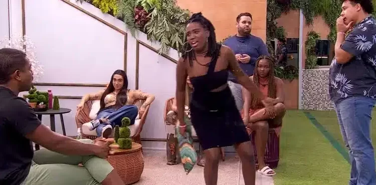 “Você é cobra e ela é inútil”, dispara Davi contra Leidy e Yasmin