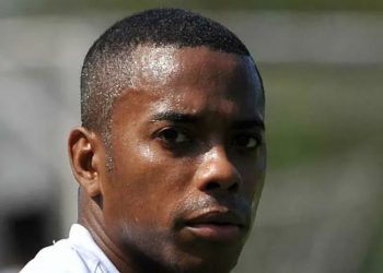 Robinho pode ser preso a qualquer momento após STJ emitir ofício para prisão do ex-jogador