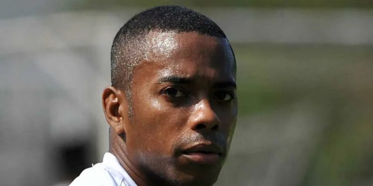 Robinho pode ser preso a qualquer momento após STJ emitir ofício para prisão do ex-jogador