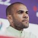 Daniel Alves paga fiança de 1 milhão de euros (R$ 5,4 milhões) e será solto após 14 meses na prisão 