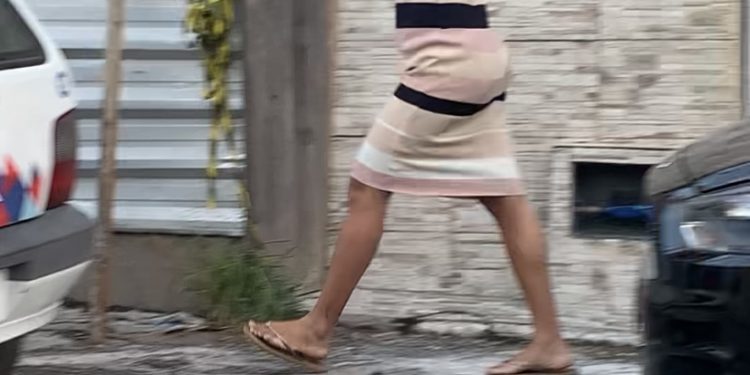 QUADRILHA DA ROUPA: mulheres fogem após furta  loja Americanas em Candeias 