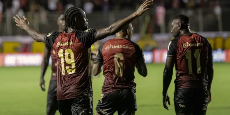 Vitória vence o Treze-PB, mas rodada não ajuda e time está eliminado