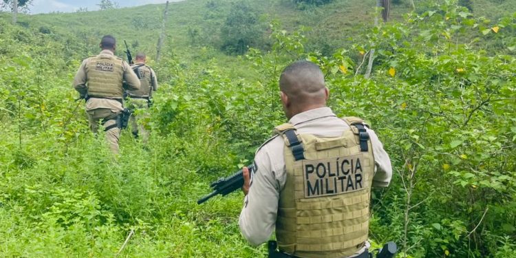 PETO de Candeias troca tiros com integrantes de facção e um bandido tem o CPF cancelado nesta segunda (4)