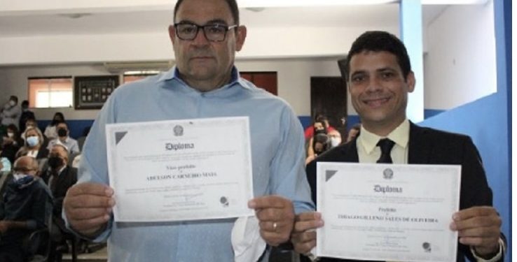 Confusão política: prefeito e vice renunciam aos cargos em cidade baiana; saiba detalhes