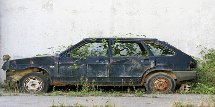 SFC: Carros Velhos vão ser rebocados das ruas 