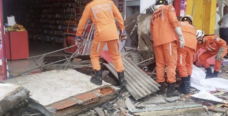 Queda de marquise em farmácia mata idoso e deixa dois feridos em Alagoinhas