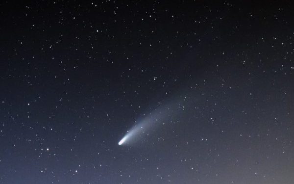 ‘Cometa do Diabo’ ficará visível no Brasil neste domingo; veja horário