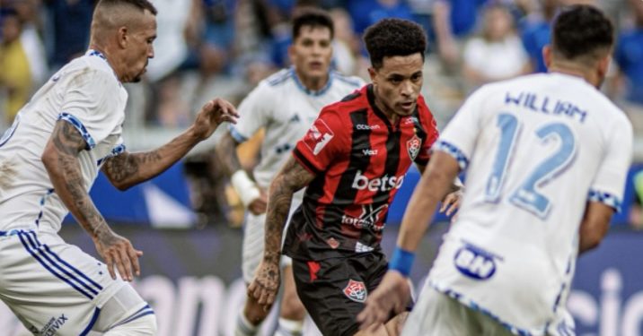 Vitória perde para o Cruzeiro e segue sem vencer no Brasileirão