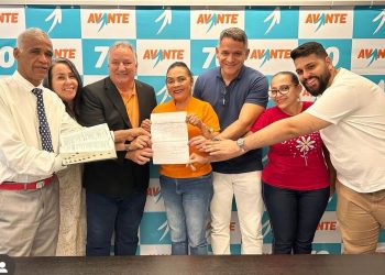 Candeias: Tonha muda de lado, abandona ACM Neto e se filia a partido do governo