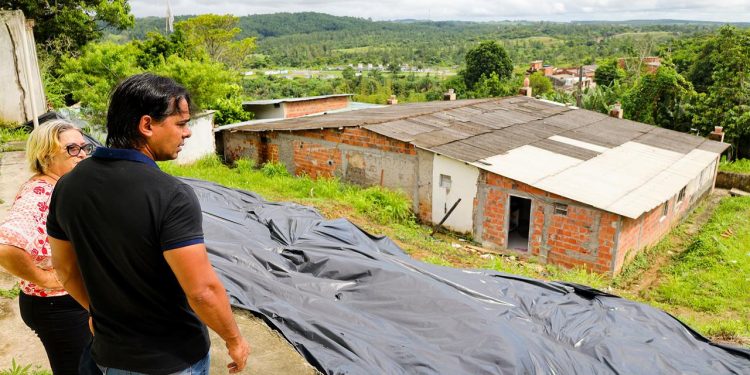 Pitágoras visita Malembá de Baixo e apresenta soluções para problemas causados pela chuva