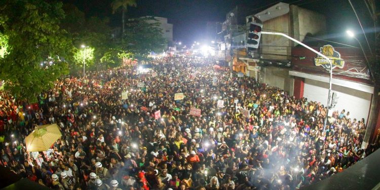 Com Praça Dr Gualberto lotada, festa dos trabalhadores agita feriado em Candeias