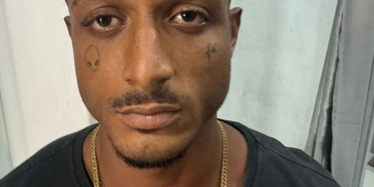  “Homem que aterroriza mulheres em Candeias, sofre de problemas mentais, disse família.”