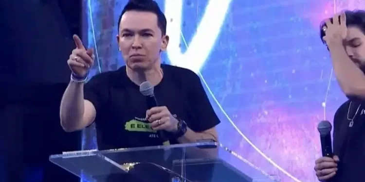 Pastor afirma que beijou própria filha para ser ‘primeiro homem’ e gera revolta na web