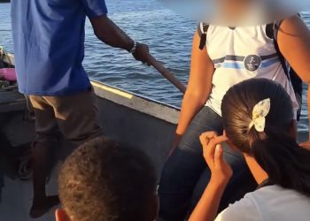 PERIGO; estudantes denunciam falta de coletes salva-vidas e barcos lotados durante travessia em São Francisco do Conde”