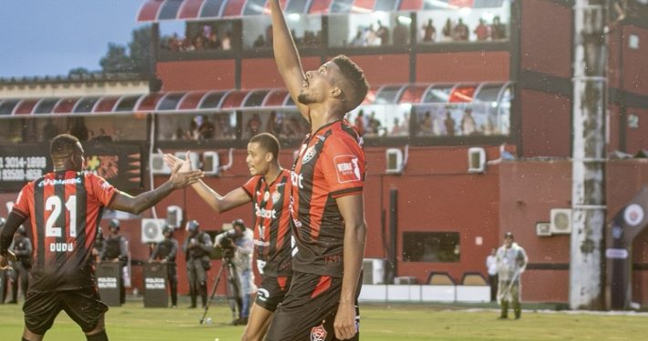 Precisando fugir da zona de rebaixamento, Vitória tem sequência contra adversários diretos