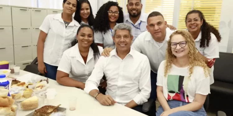 SERVIDORES ESTADUAIS DA BAHIA TIVERAM PERDA SALARIAL DE 35% NOS ÚLTIMOS OITO ANOS, DIZ JORNAL