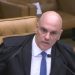 56% dos brasileiros acreditam que Moraes ‘está passando dos limites’, aponta pesquisa